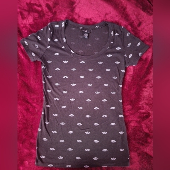 T Shirt - Picture 2 of 2